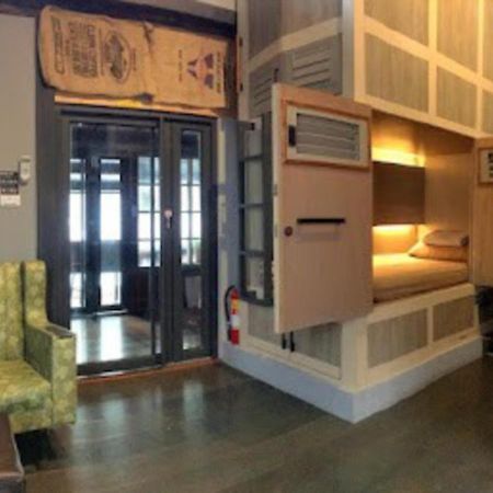 Jerry'S Mazehut Hostel 台南 エクステリア 写真