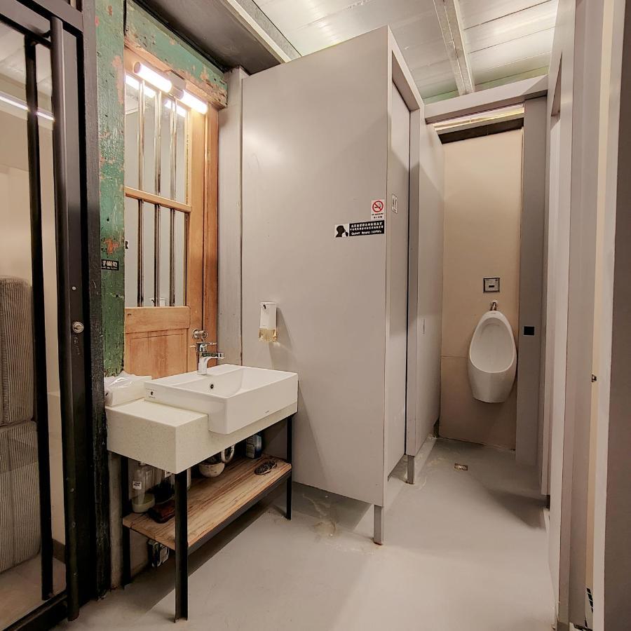 Jerry'S Mazehut Hostel 台南 エクステリア 写真